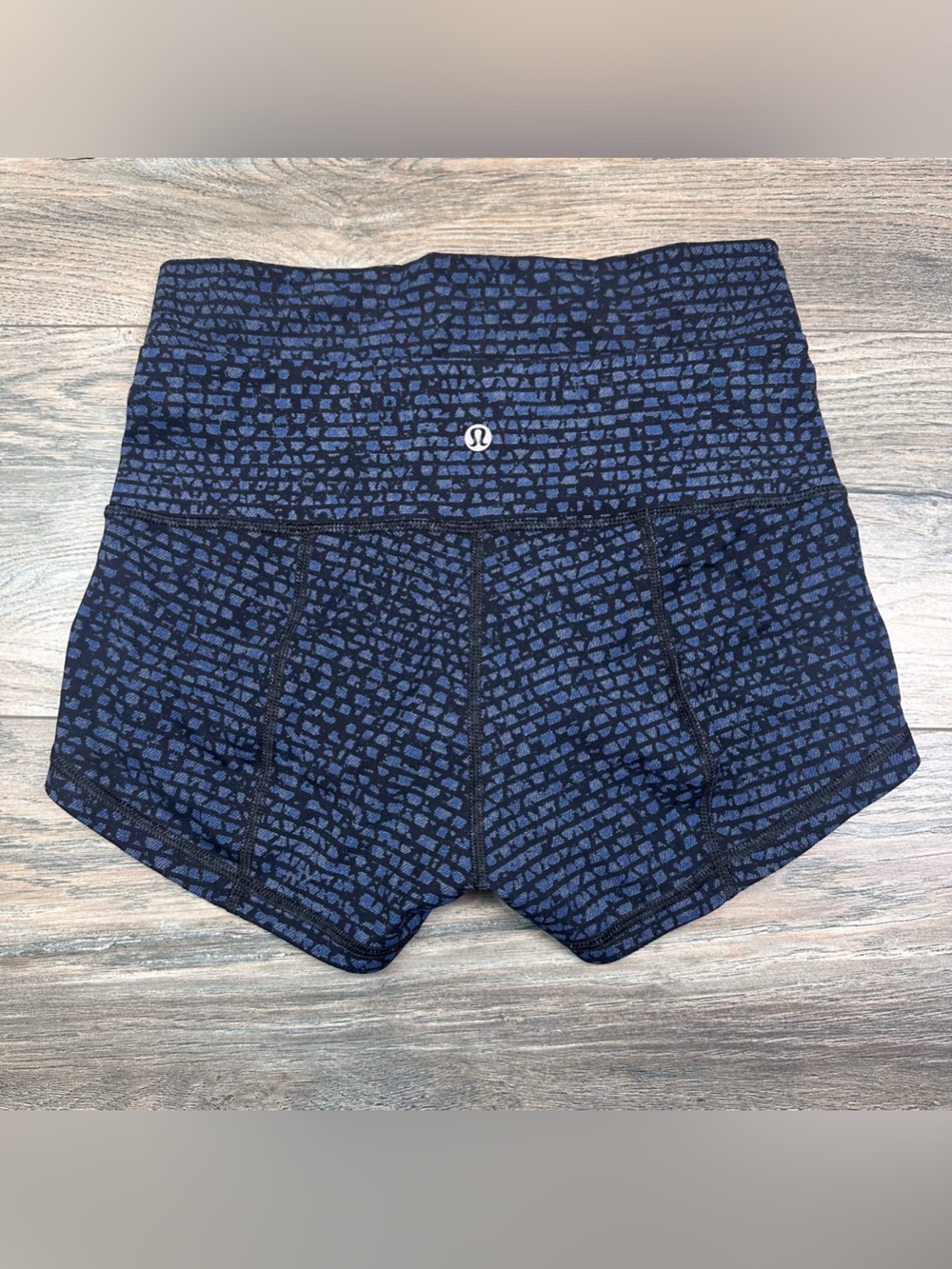 Lululemon Wunder Short 2" Full On Luxtreme Blue Black Size 6 Stretch High Rise